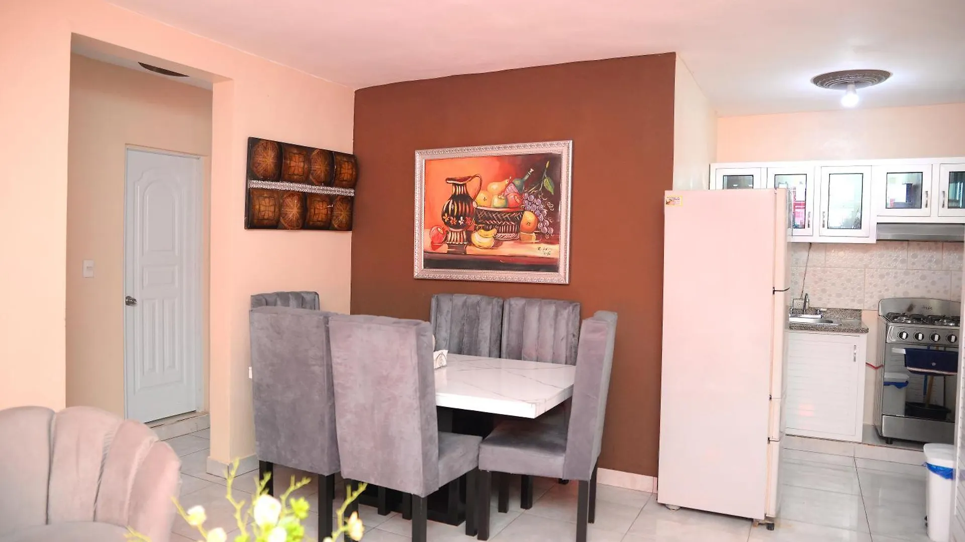 Hermos Apartamento Сантьяго-де-лос-Кабальерос Апартаменты