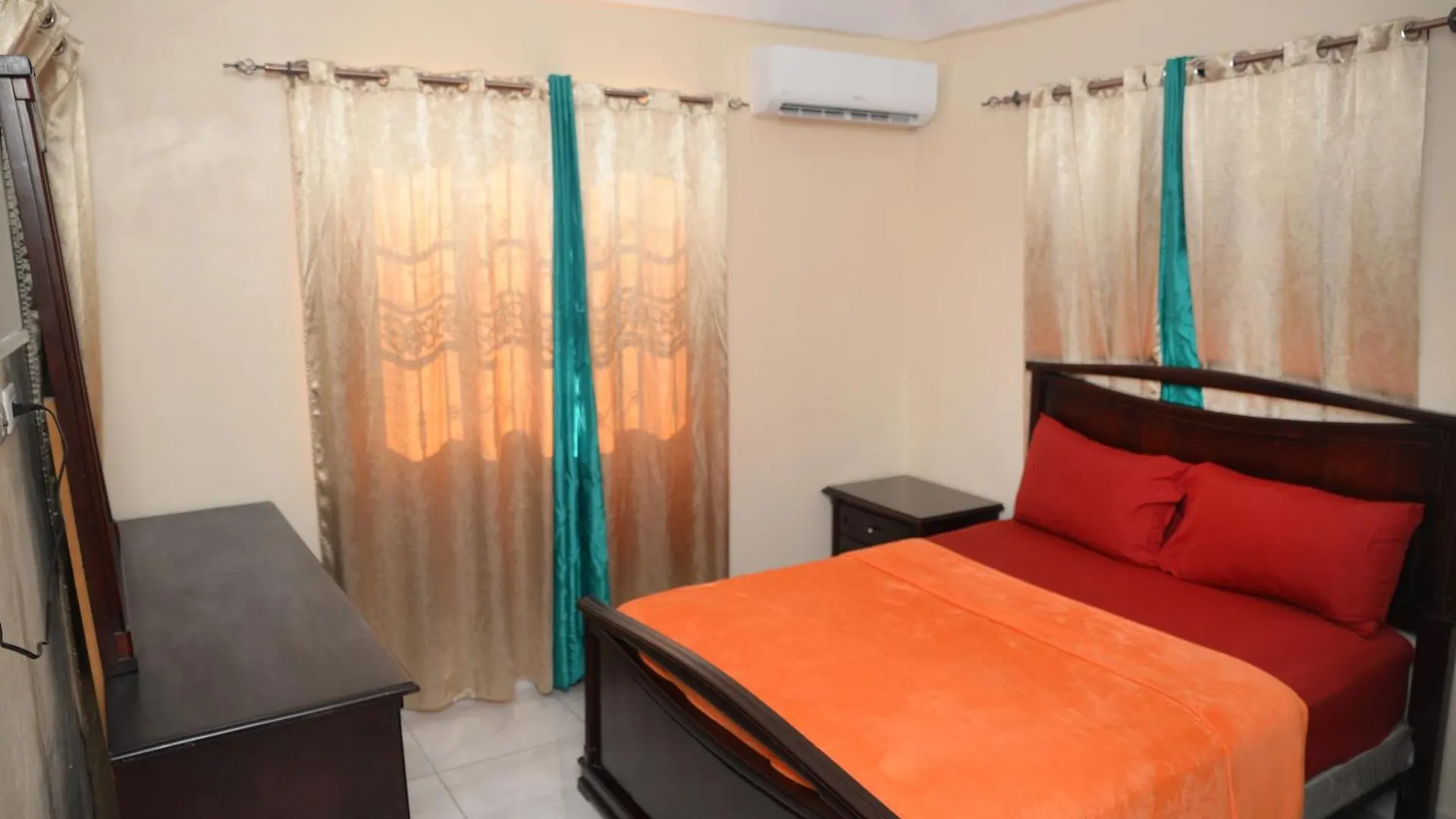 Hermos Apartamento Сантьяго-де-лос-Кабальерос